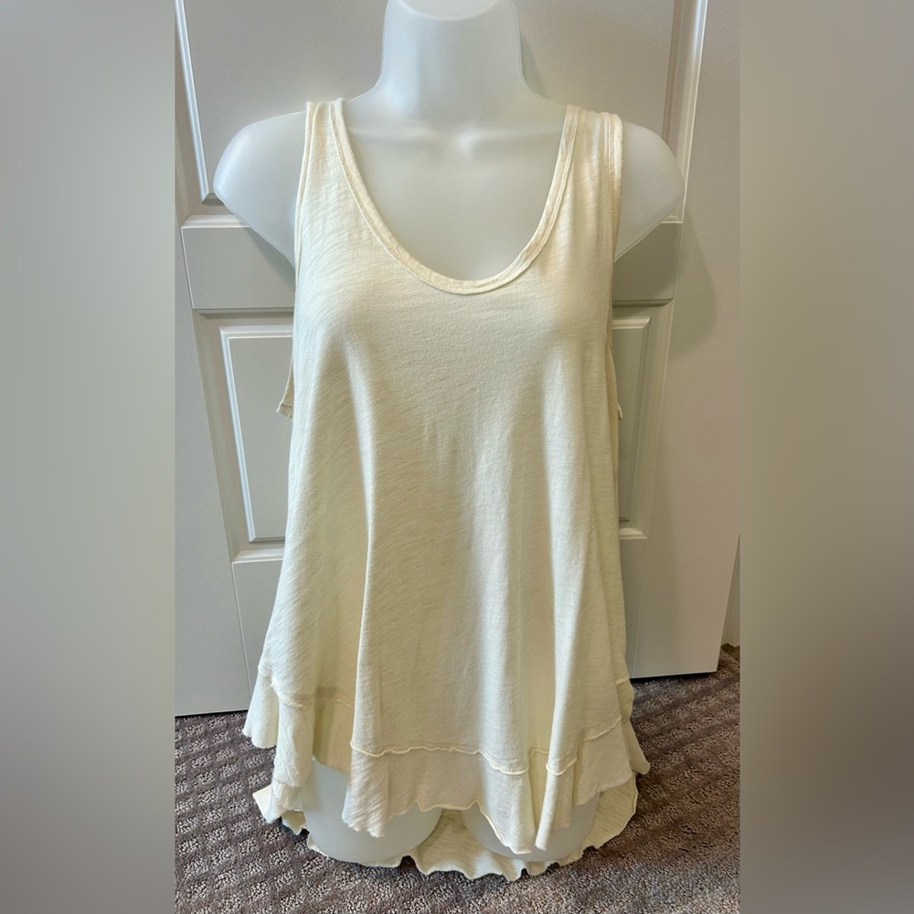 Anthropology t.la ruffled bottom tank, size small
